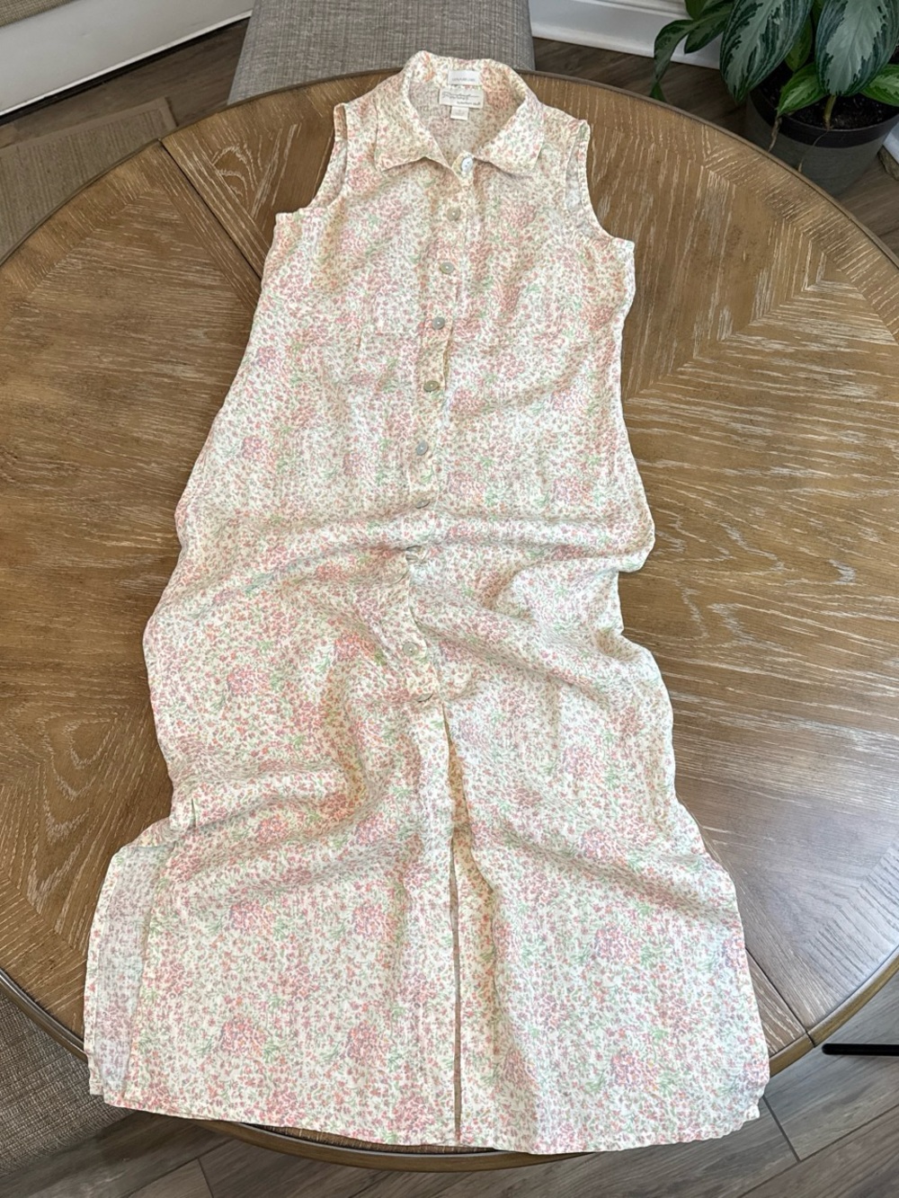Vintage Portraits by Northern Isles Sleeveless linen Floral Maxi Dress